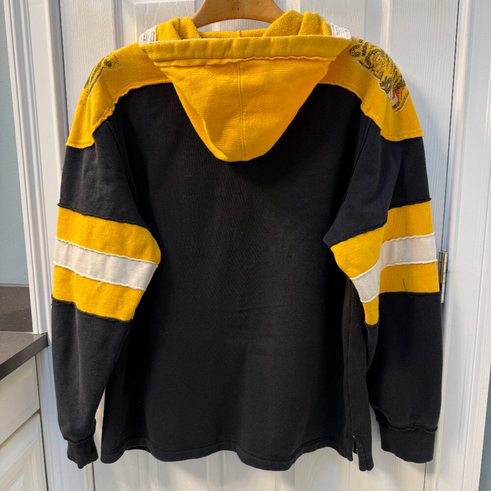 Boston Bruins CCM Pro Black Gold Distressed Hoodie Sweatshirt Size XL - Picture 5 of 7